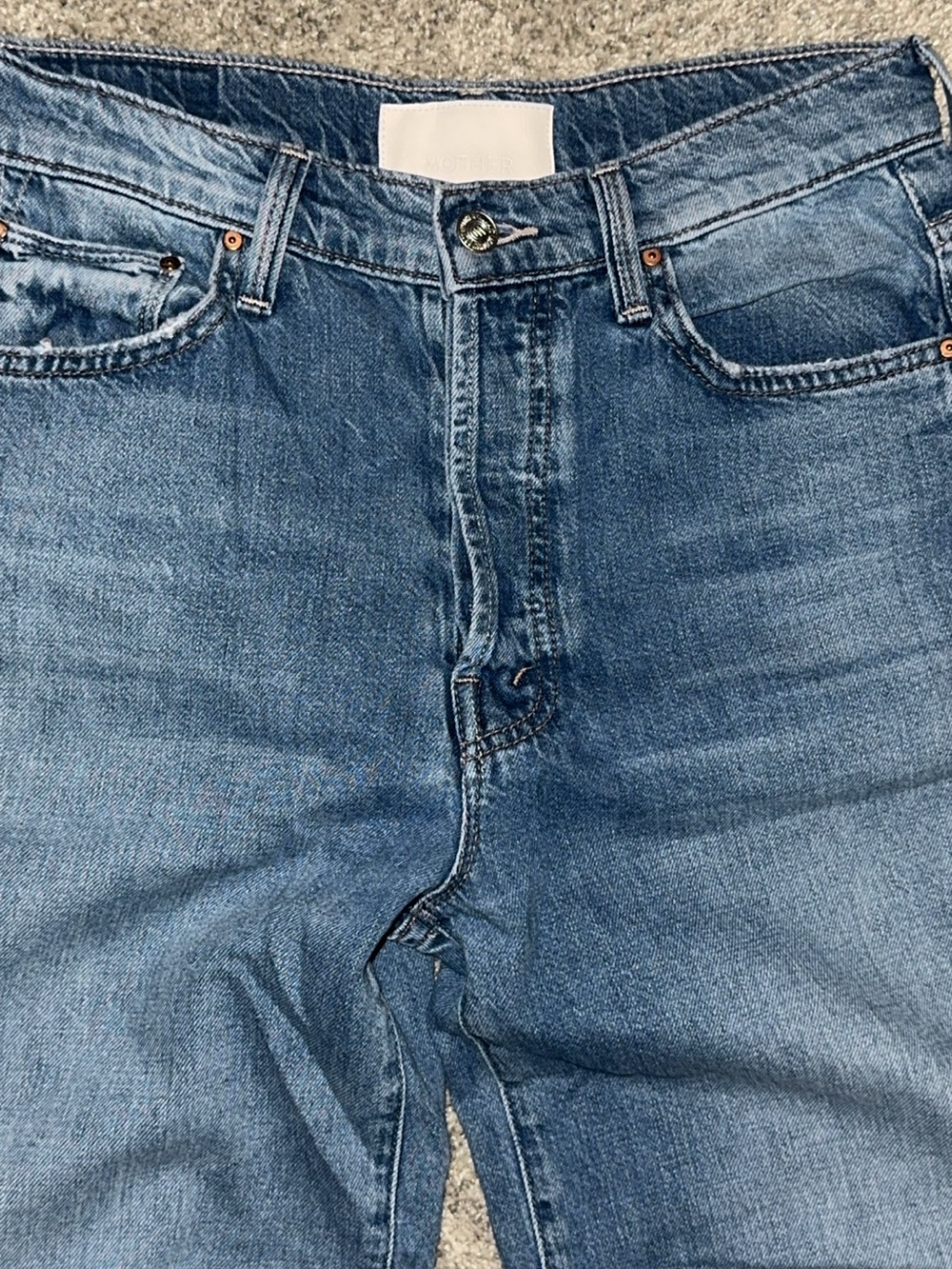 MOTHER Women’s  Wide Legged  Jeans in Medium Blue Wash - Picture 2 of 6